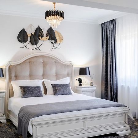 Tesa Boutique Hotel Târgu Neamț Exteriör bild