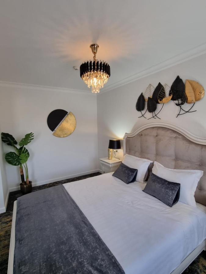 Tesa Boutique Hotel Târgu Neamț Exteriör bild
